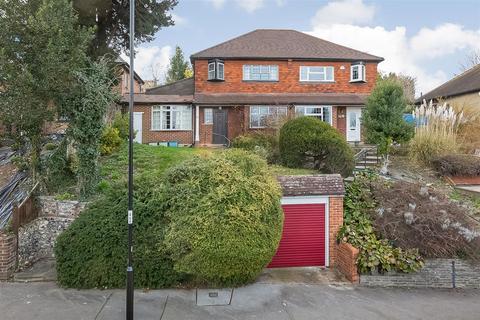 30 Kingsdown Avenue, South Croydon, CR2 6QF