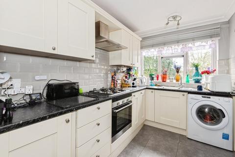 85 Rough Rew, Dorking, RH4 2PA