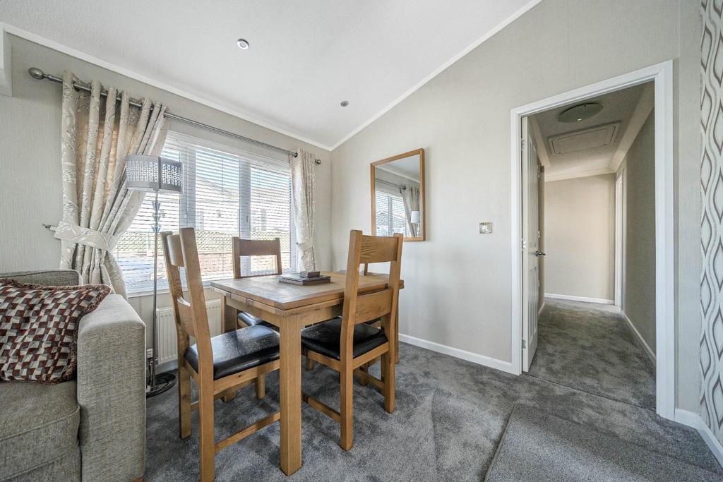 Dining room.jpg