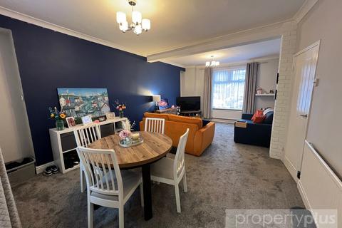 3 Oakfield Terrace, Tonypandy, CF40 2TE