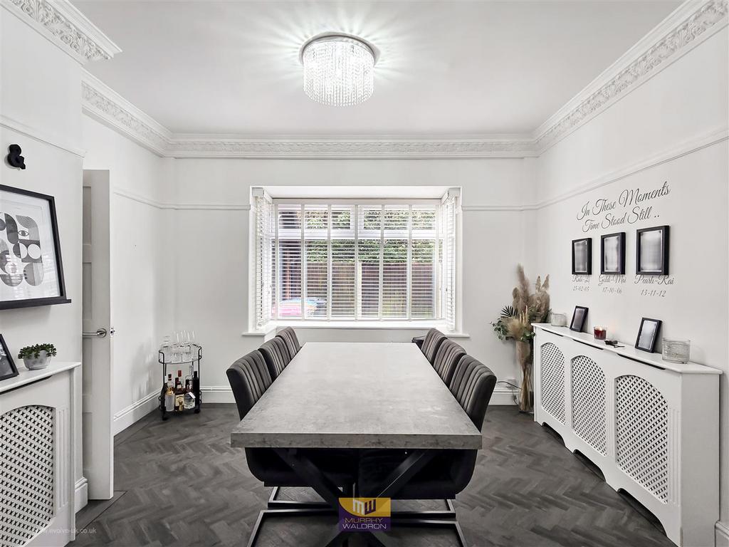 Rear Lounge/Dining