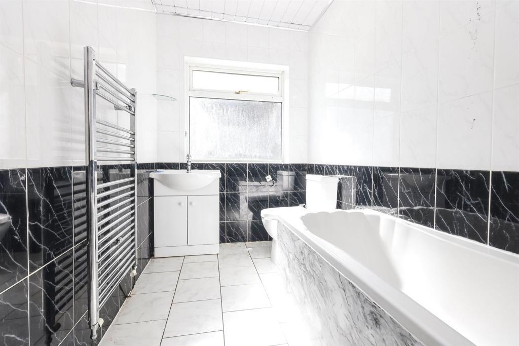 Bathroom .jpeg