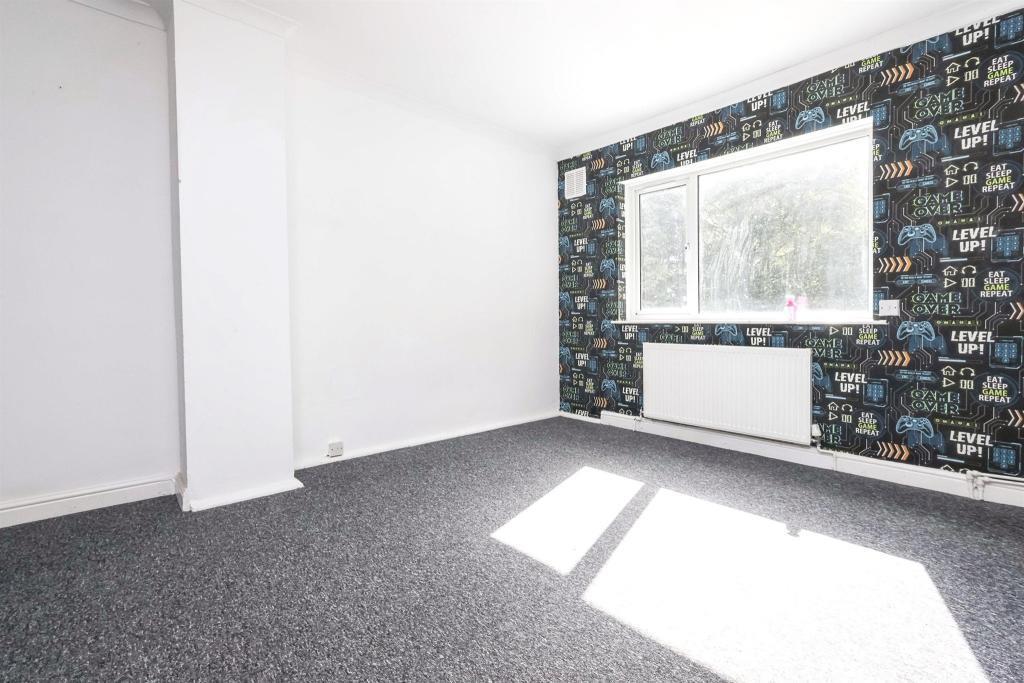 Bedroom..jpeg