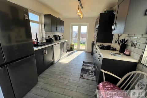 95 Pleasant View, Porth, CF39 0PN