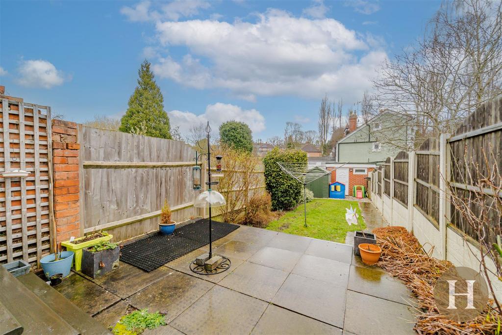 Garden/ Garage