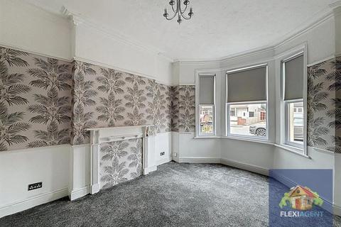 21 Compton Road, Southport, PR8 4EE