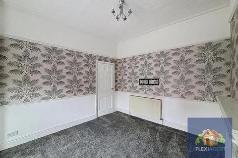 21 Compton Road, Southport, PR8 4EE