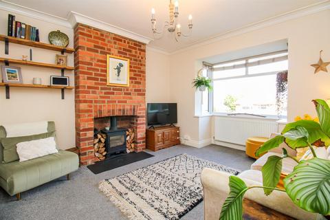 44 Manygates Lane, Sandal, Wakefield, WF2 7DG