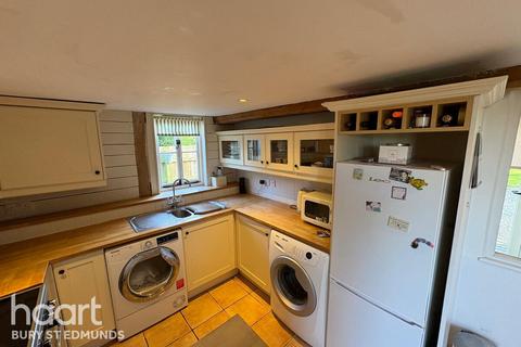 2 bedroom barn conversion to rent, Church Road, STOWMARKET