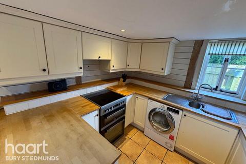 2 bedroom barn conversion to rent, Church Road, STOWMARKET