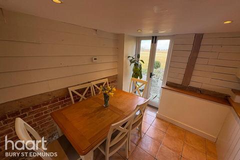 2 bedroom barn conversion to rent, Church Road, STOWMARKET