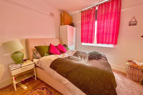 3 bedroom flat for sale, Chillingham Road, Heaton, Newcastle upon Tyne, NE6