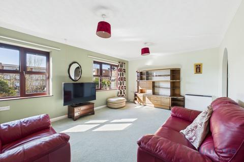 1 bedroom apartment for sale, Oxford Court, Oxford Road, Lytham St. Annes, FY8