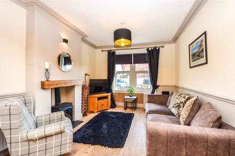 4 bedroom terraced house for sale, Llwynon Gardens, Llandudno, Conwy, LL30