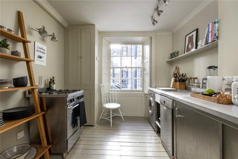 2f1, 74 Thistle Street, Edinburgh, EH2 1EN