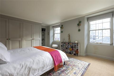 2f1, 74 Thistle Street, Edinburgh, EH2 1EN