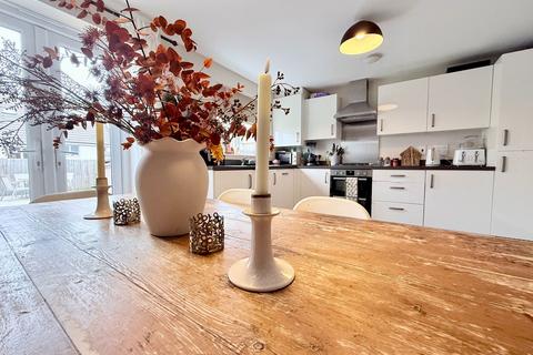 4 bedroom semi-detached house for sale, Bugle Place, Newton Abbot TQ12