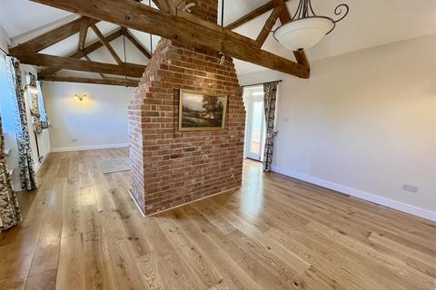 3 bedroom barn conversion for sale, Hall Lane, Tharston