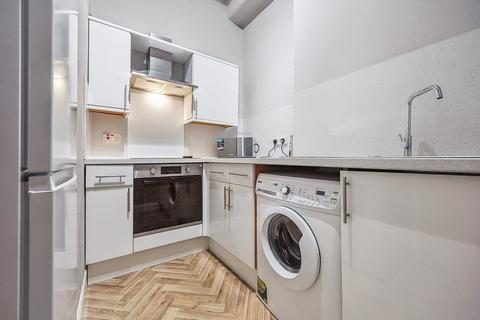 4 bedroom flat to rent, Great Western Road, Flat 3/2, St Georges Cross, Glasgow, G4 9AH