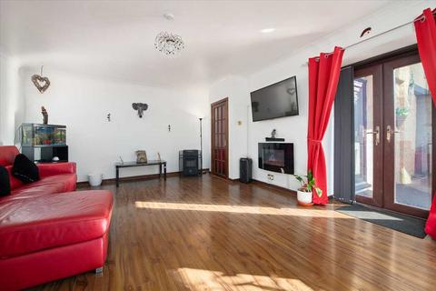 3 bedroom semi-detached villa for sale, Townhill KY12