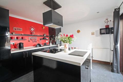 3 bedroom semi-detached villa for sale, Townhill KY12