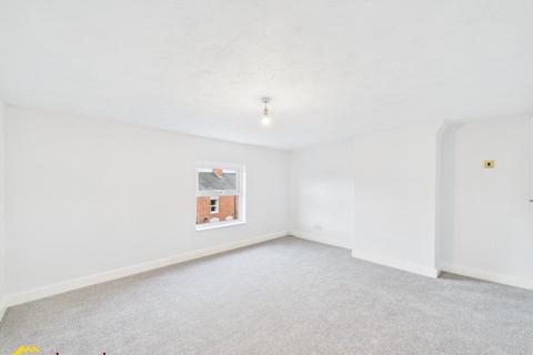 2 bedroom maisonette to rent, North Street , Banbury OX16
