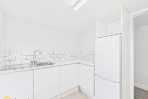 2 bedroom maisonette to rent, North Street , Banbury OX16