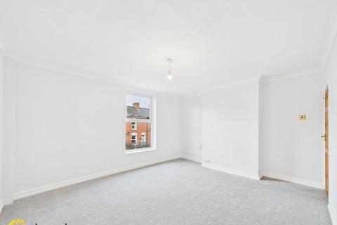2 bedroom maisonette to rent, North Street , Banbury OX16
