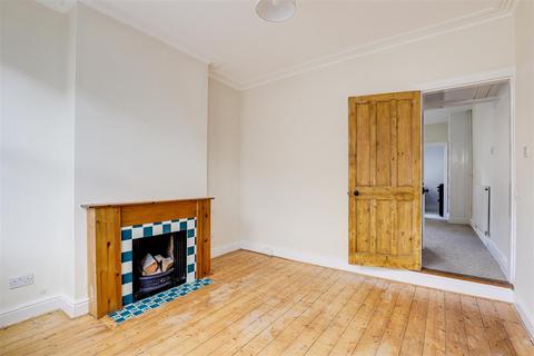 2 bedroom terraced house to rent, Windermere Road, Forest Fields NG7