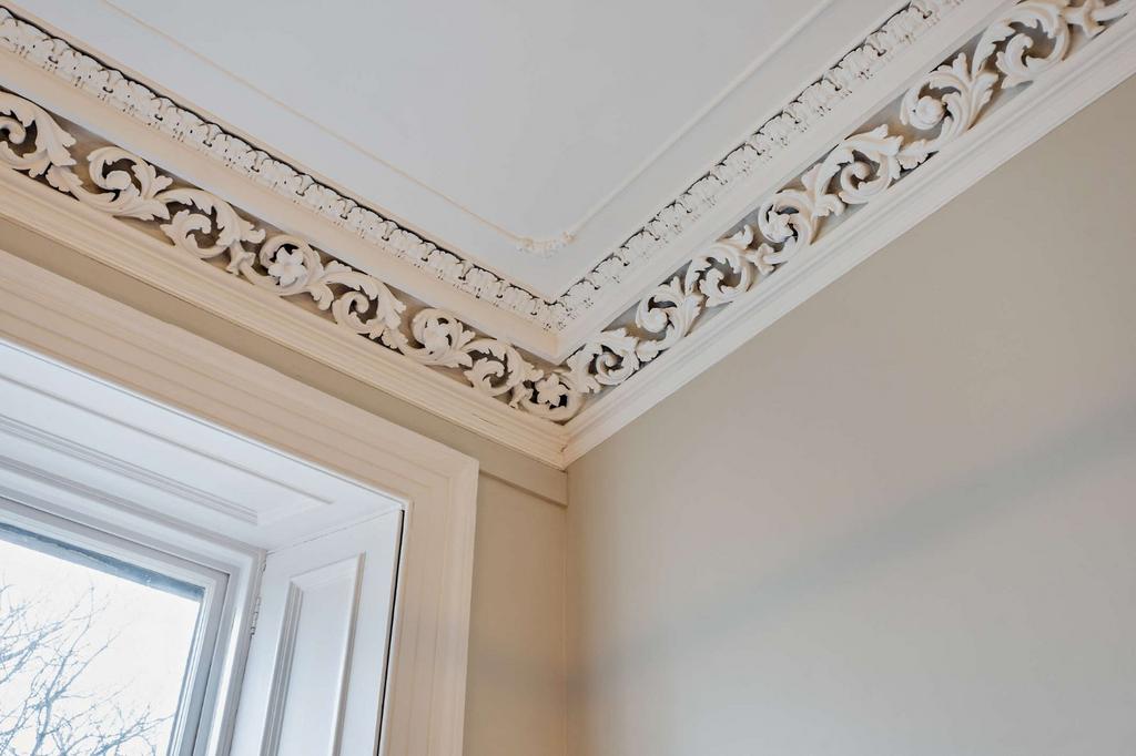 Crisp Cornice