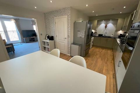 25 Blenheim Chase, Scissett, Huddersfield, HD8 9UA