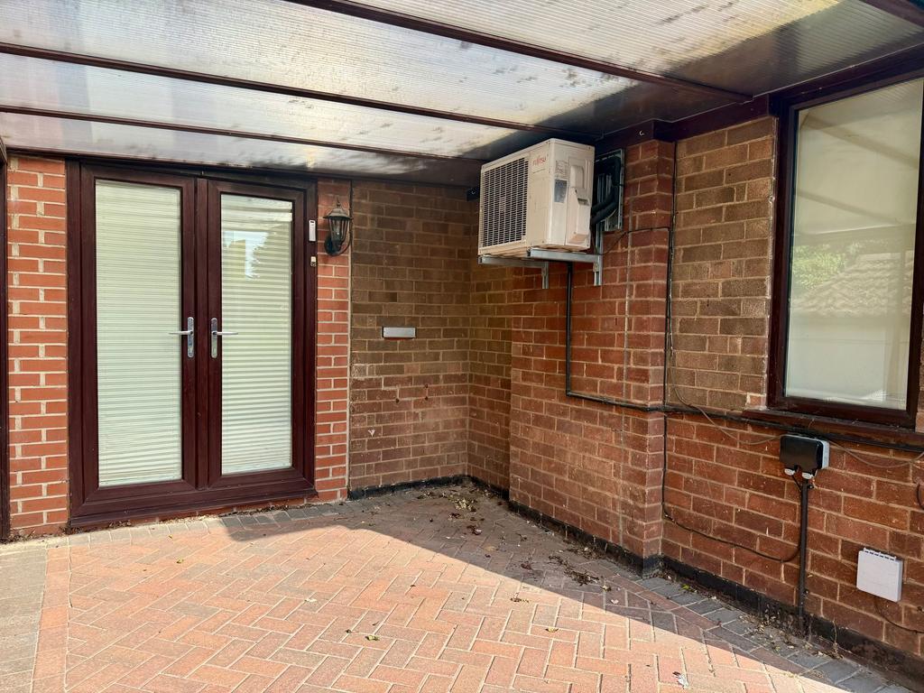 Side entrance/HVAC