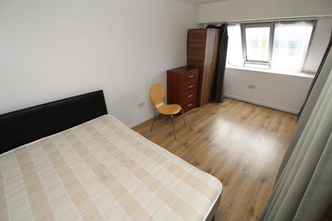 Studio to rent, Croydon Road, Penge, SE20