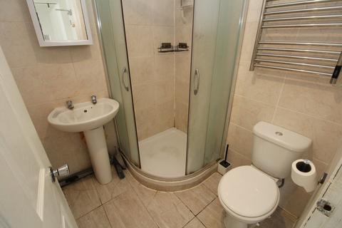 Studio to rent, Croydon Road, Penge, SE20