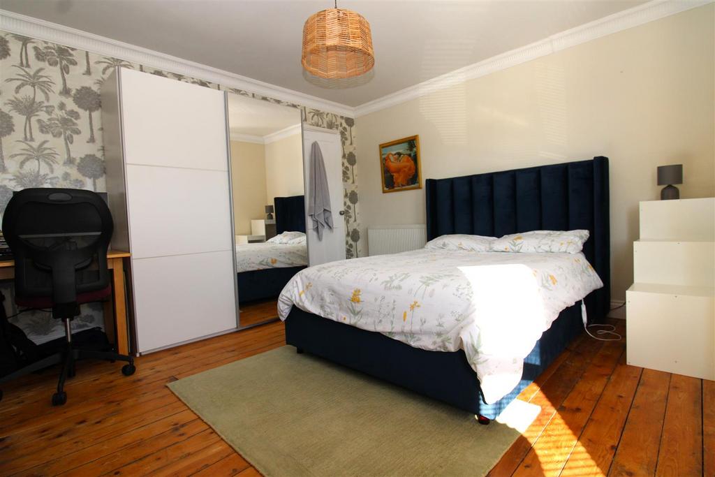Bedroom 1.JPG