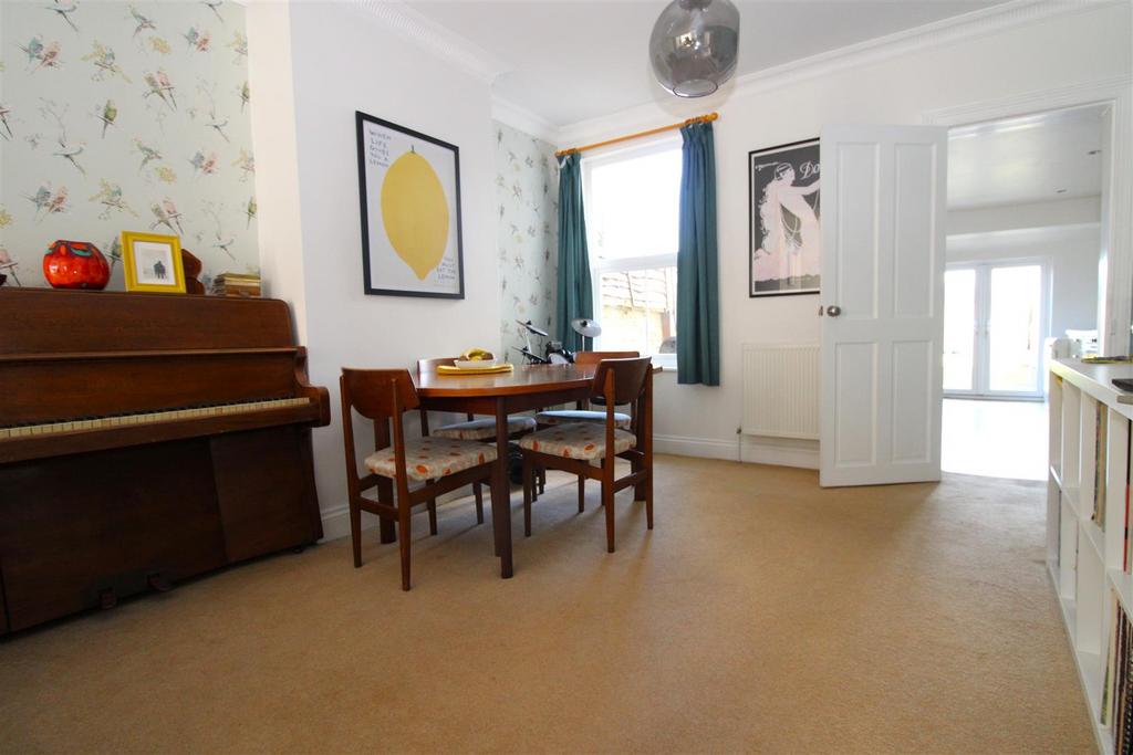 Dining area.JPG