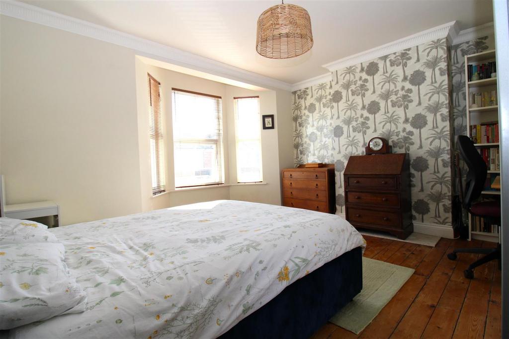 Bedroom 1 again.JPG