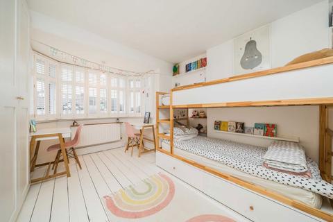 14 Chumleigh Walk, Surbiton, KT5 8BW