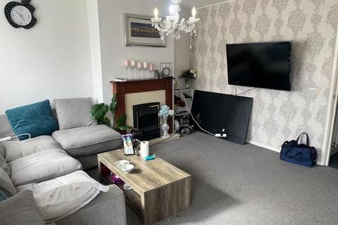 2 bedroom flat for sale, Brackley Avenue, Manchester, M15