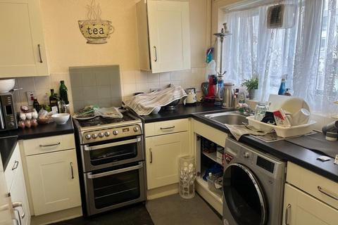 2 bedroom flat for sale, Brackley Avenue, Manchester, M15