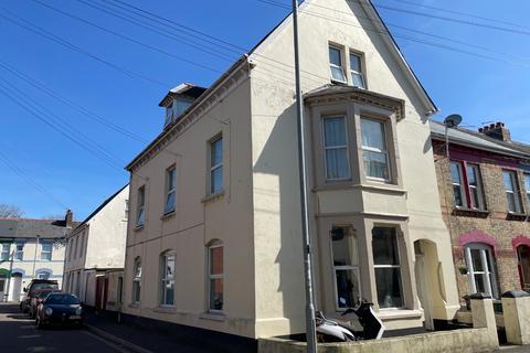 Studio to rent, Summerland Street, Barnstaple, EX32