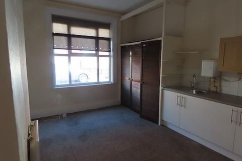 Studio to rent, Summerland Street, Barnstaple, EX32