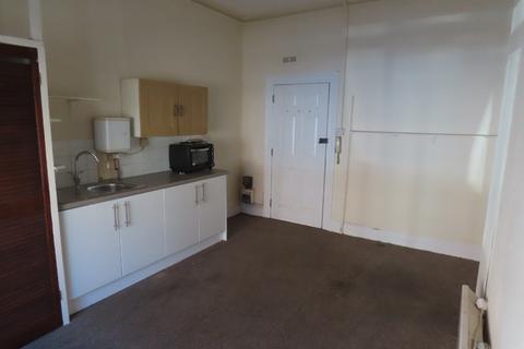 Studio to rent, Summerland Street, Barnstaple, EX32