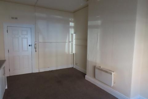Studio to rent, Summerland Street, Barnstaple, EX32