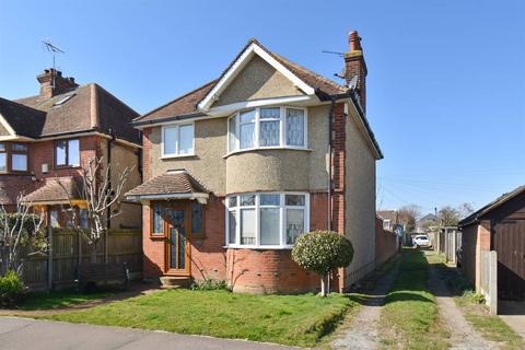 2 bedroom detached house for sale, Baddlesmere Road, Tankerton, Whitstable