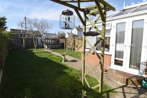 2 bedroom detached house for sale, Baddlesmere Road, Tankerton, Whitstable