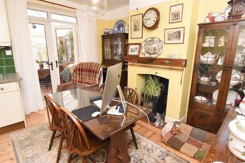 2 bedroom detached house for sale, Baddlesmere Road, Tankerton, Whitstable