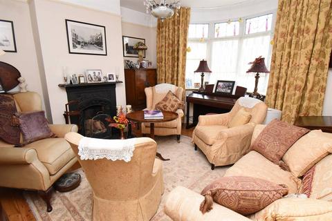 2 bedroom detached house for sale, Baddlesmere Road, Tankerton, Whitstable