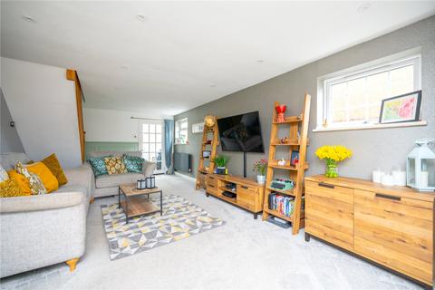 2b Mabbutt Close, Bricket Wood, St Albans, AL2 3RZ