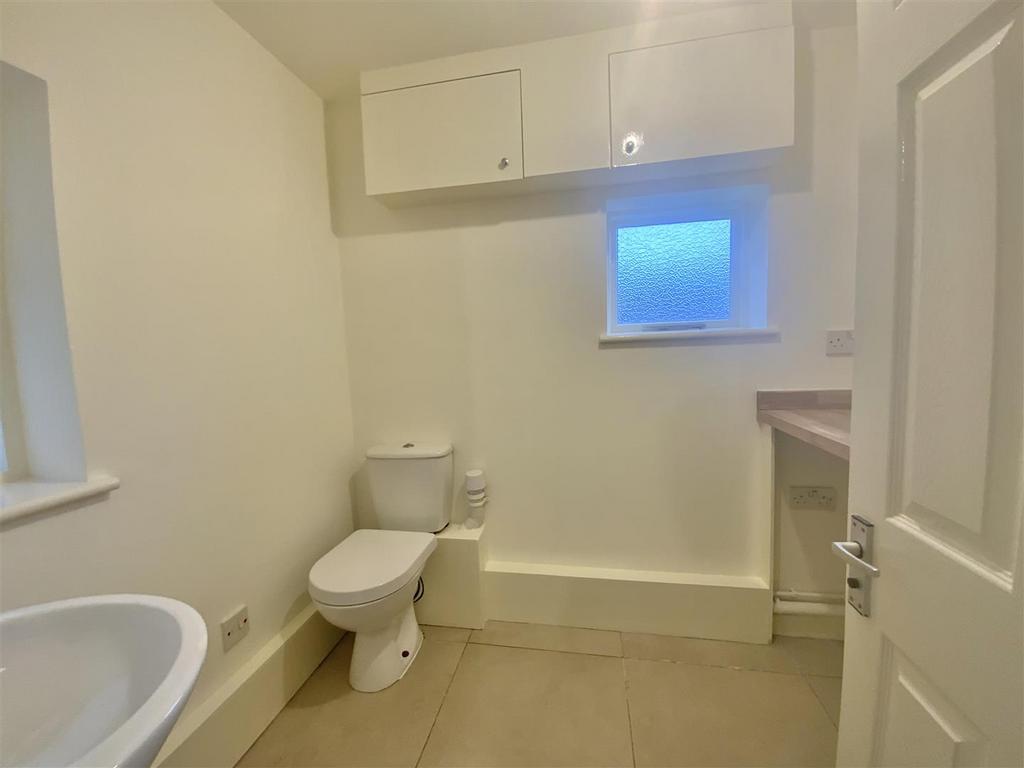 Utility/ Cloakroom (Ground Floor)